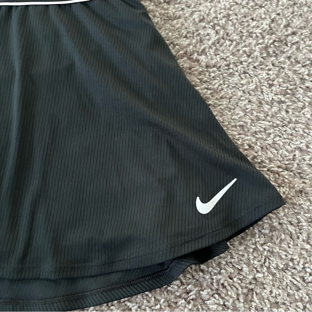 NWOT Women's Nike Court Flouncy Tennis Skirt w/ Shorts size Small in Black - Picture 4 of 8